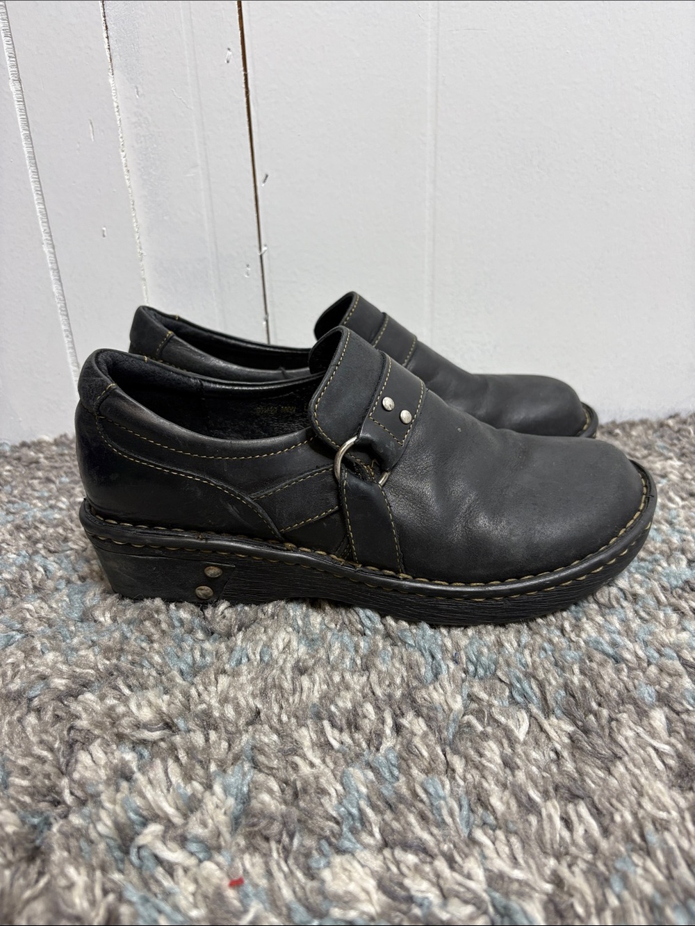 Born Shoes Womens 8.5 Slip on Clogs Horsebit Strap Leather Comfort Round Toe